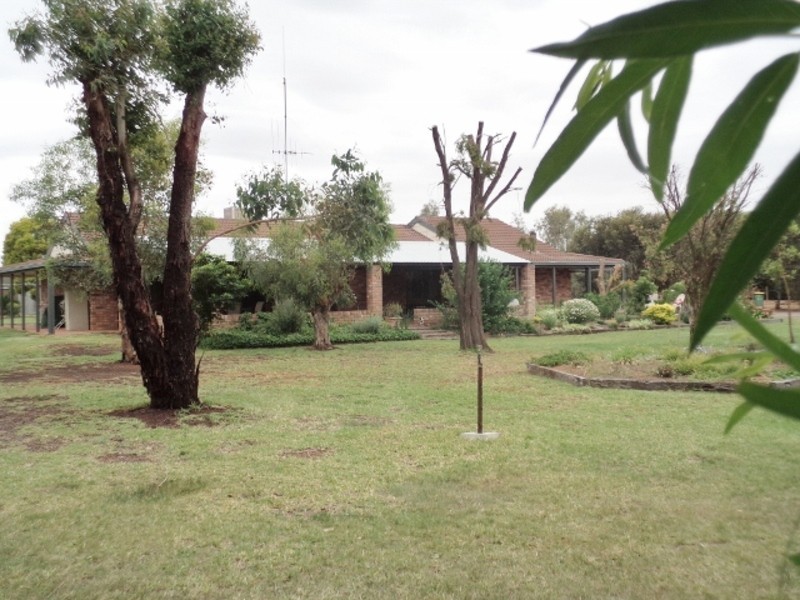 22 Woolstons Lane, Swan Hill VIC 3585