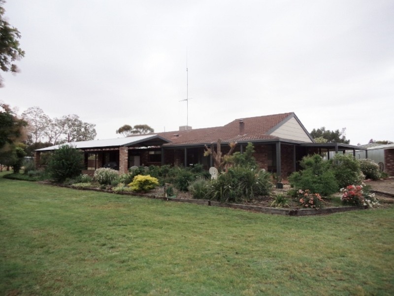 22 Woolstons Lane, Swan Hill VIC 3585