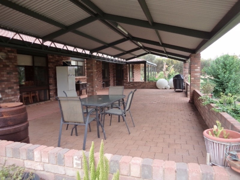 22 Woolstons Lane, Swan Hill VIC 3585