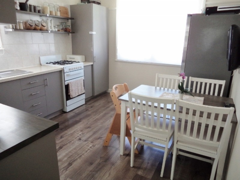 8 Mundle Avenue, Swan Hill VIC 3585