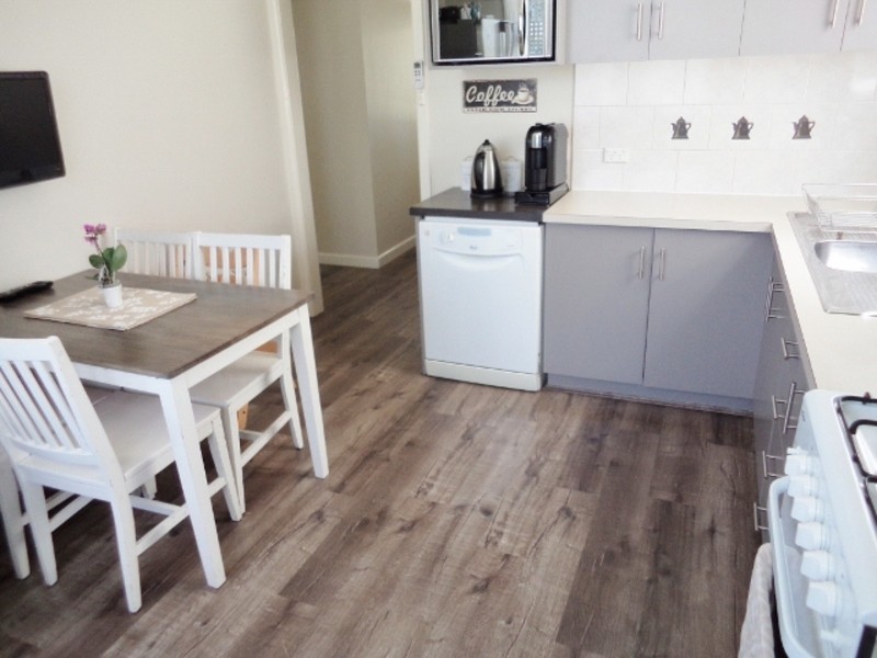 8 Mundle Avenue, Swan Hill VIC 3585