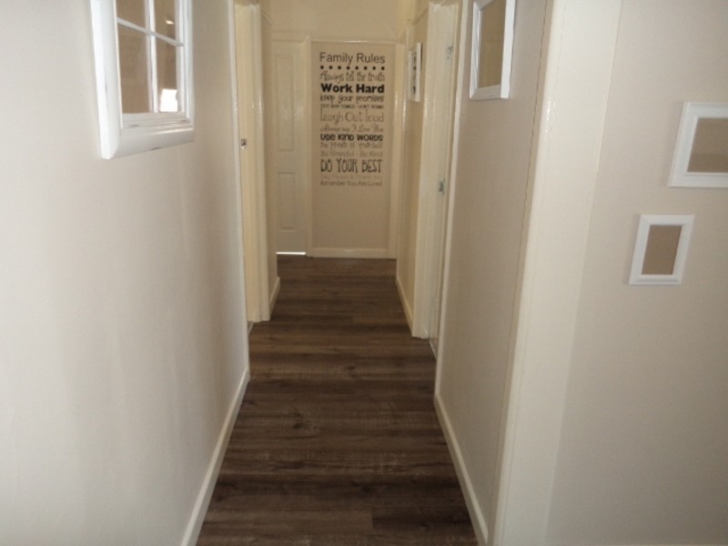 8 Mundle Avenue, Swan Hill VIC 3585