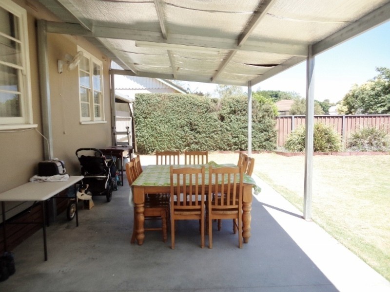 8 Mundle Avenue, Swan Hill VIC 3585