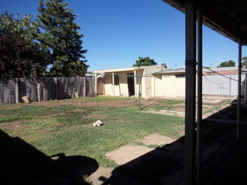 15 Pascoe Street, Swan Hill VIC 3585