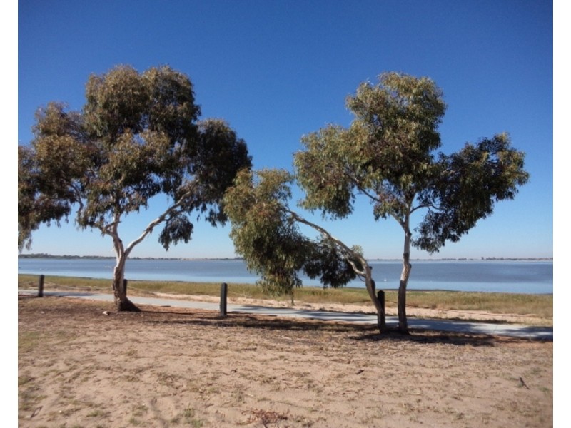 359 Lakeside Drive, Lake Boga VIC 3584