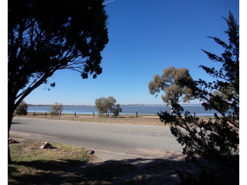 359 Lakeside Drive, Lake Boga VIC 3584