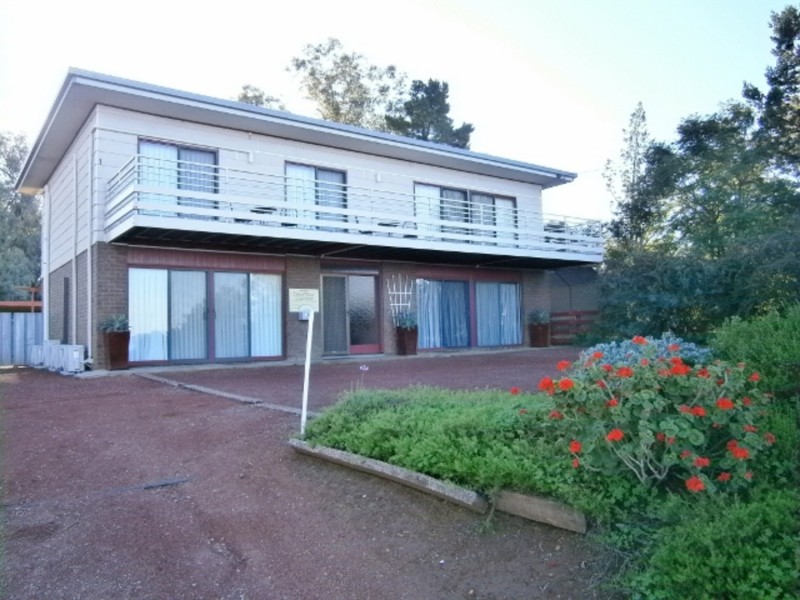 141 Lakeside Drive, Lake Boga VIC 3584