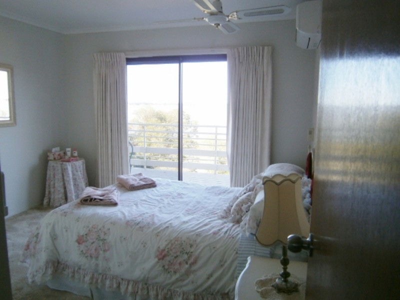 141 Lakeside Drive, Lake Boga VIC 3584