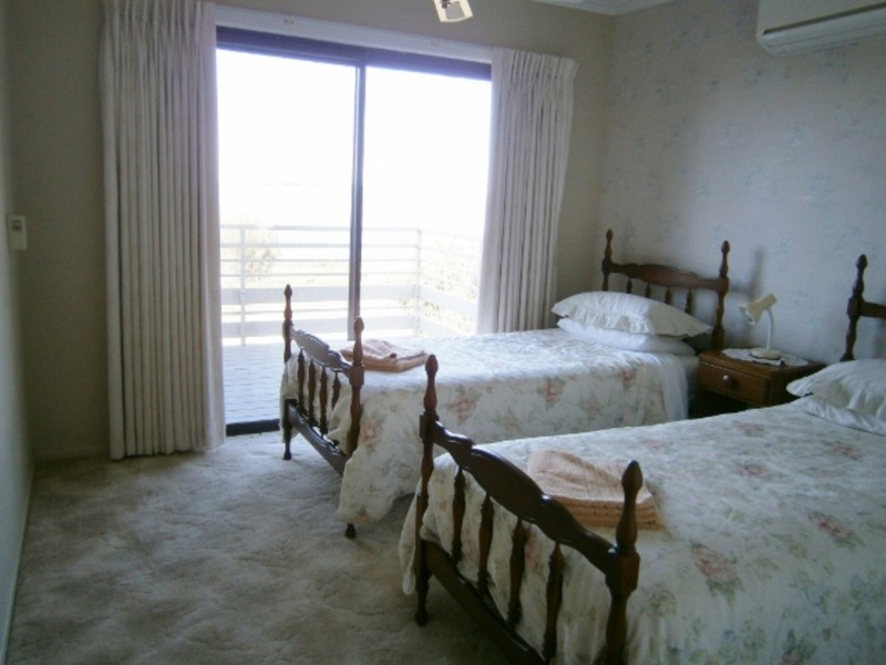 141 Lakeside Drive, Lake Boga VIC 3584