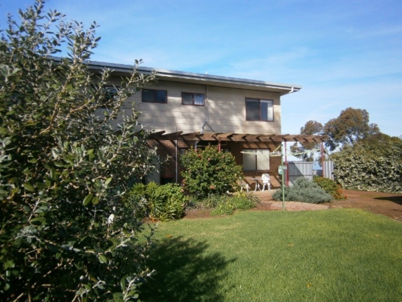 141 Lakeside Drive, Lake Boga VIC 3584