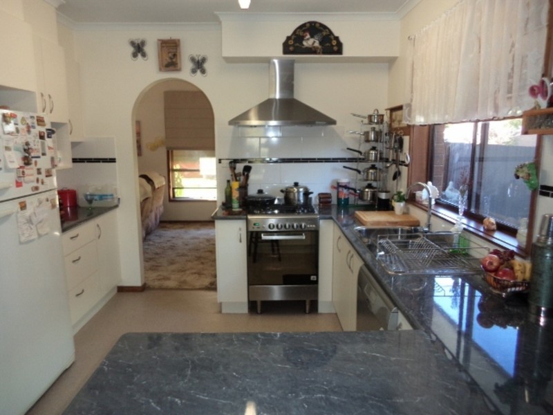 42 Dunstone Street, Swan Hill VIC 3585