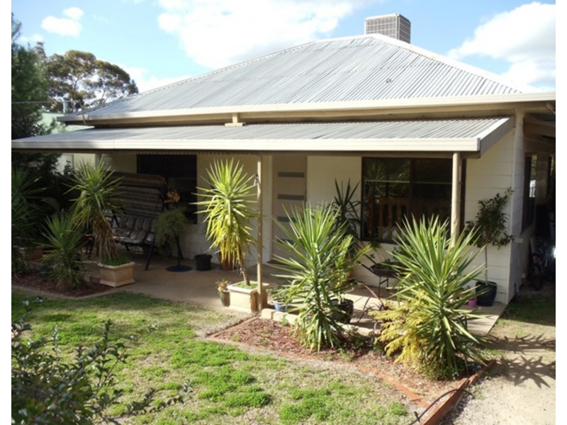 16 Bell Street, Nyah VIC 3594