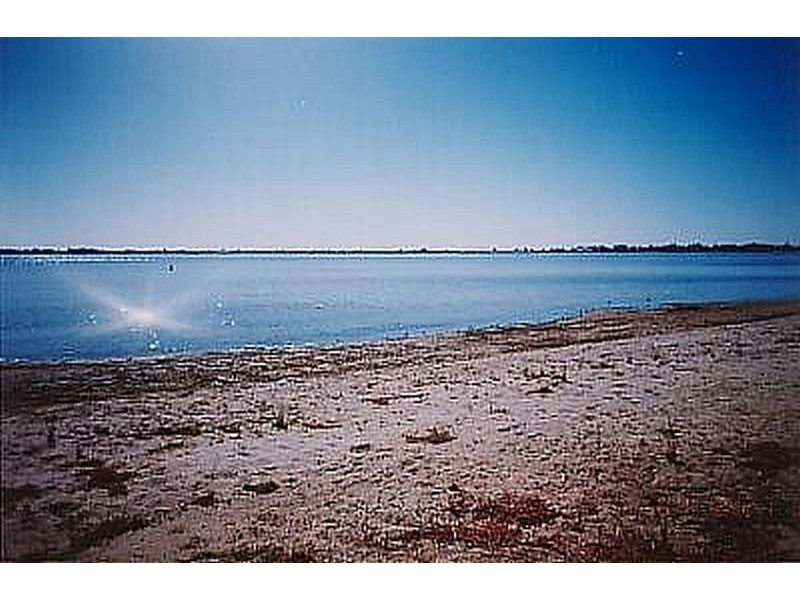 77 Murray Valley Highway, Lake Boga VIC 3584