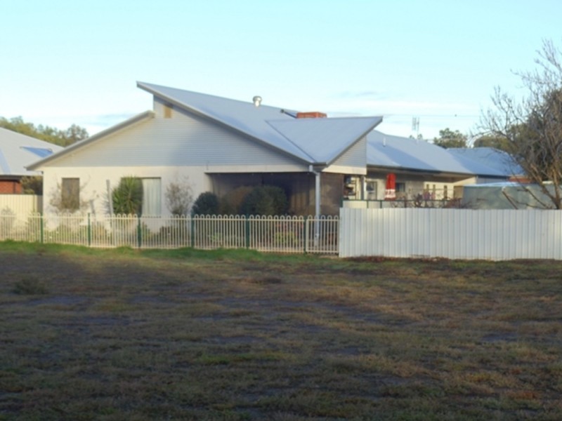 3/5 Palaroo Street, Swan Hill VIC 3585