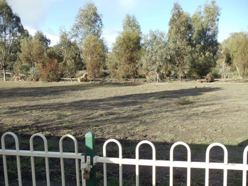 3/5 Palaroo Street, Swan Hill VIC 3585