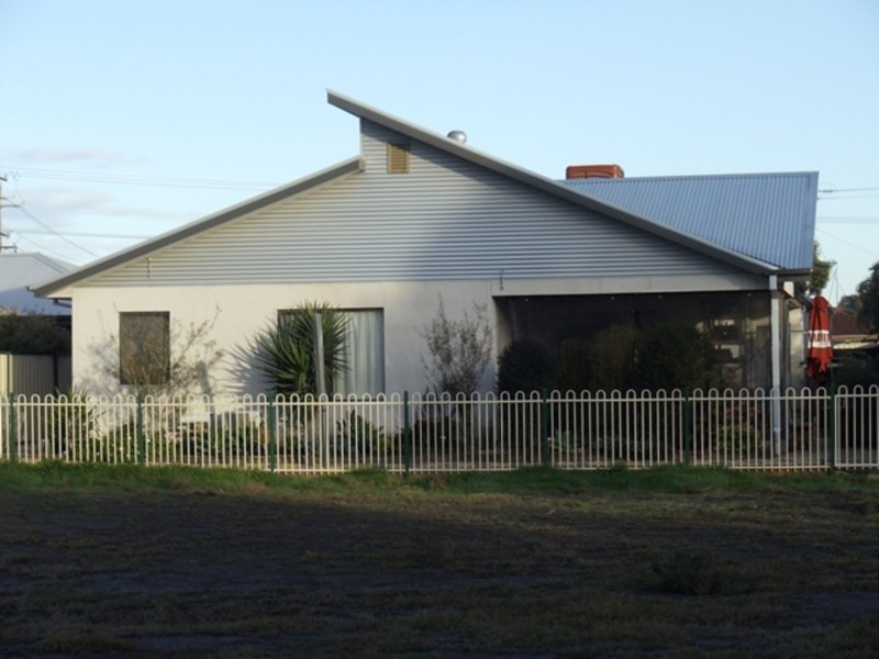 3/5 Palaroo Street, Swan Hill VIC 3585