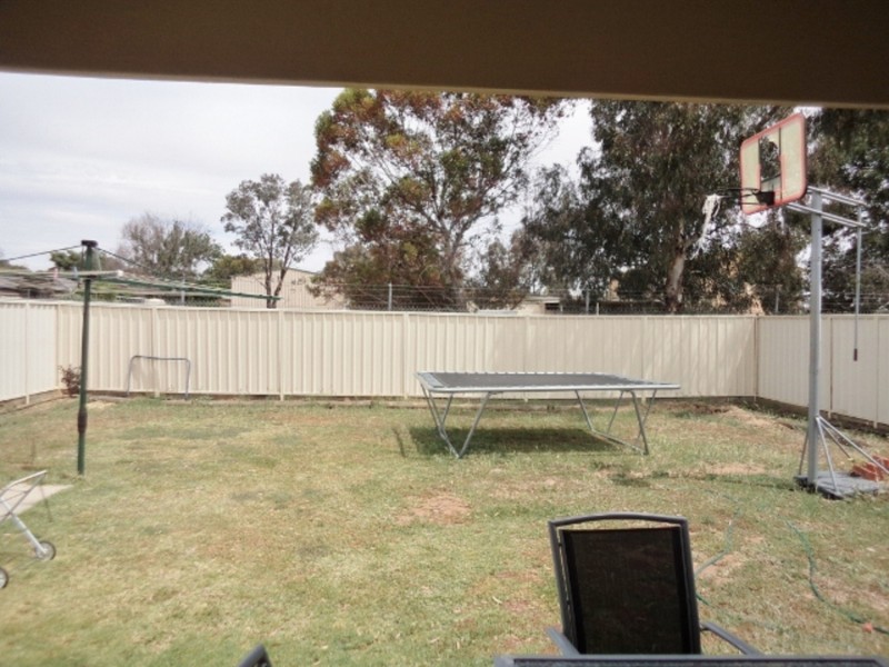 8 Gaethan Drive, Swan Hill VIC 3585