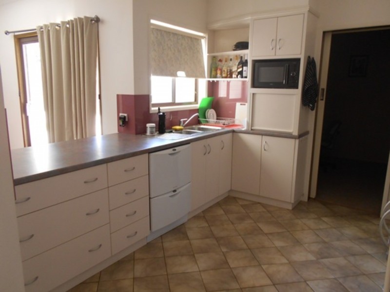 9 Mellor Grove, Swan Hill VIC 3585