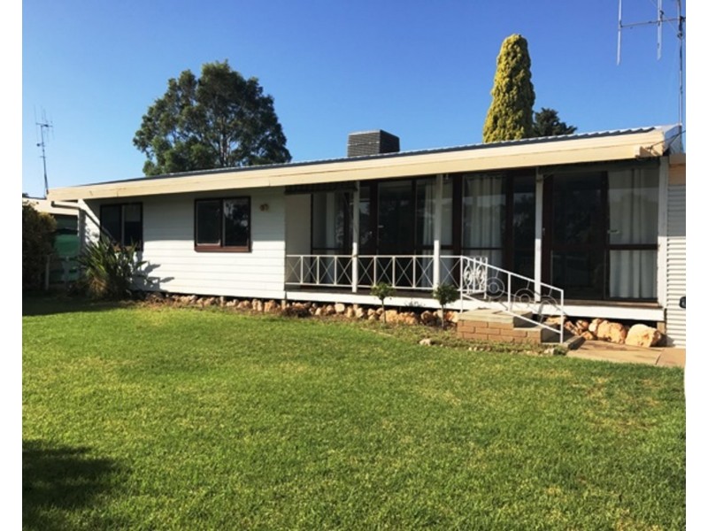 81 Monash Avenue, Nyah West VIC 3595