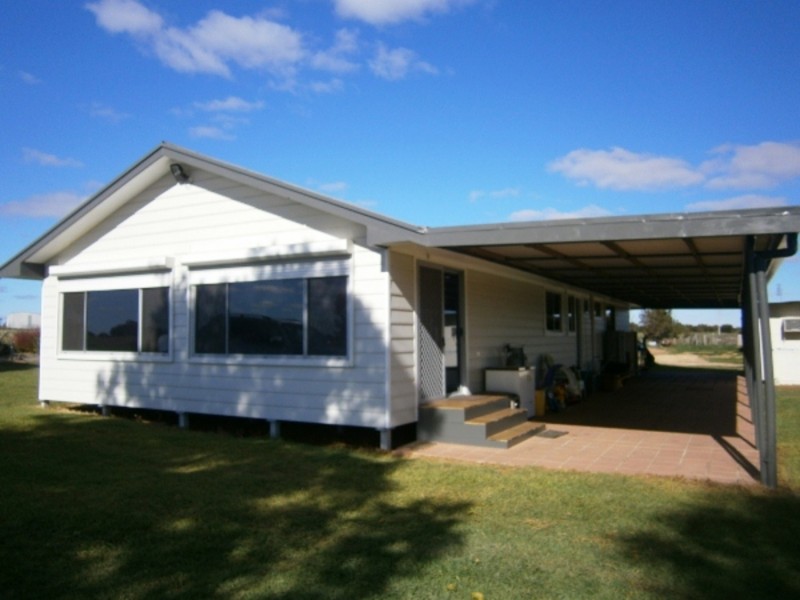 82 Hobson Road, Vinifera VIC 3591