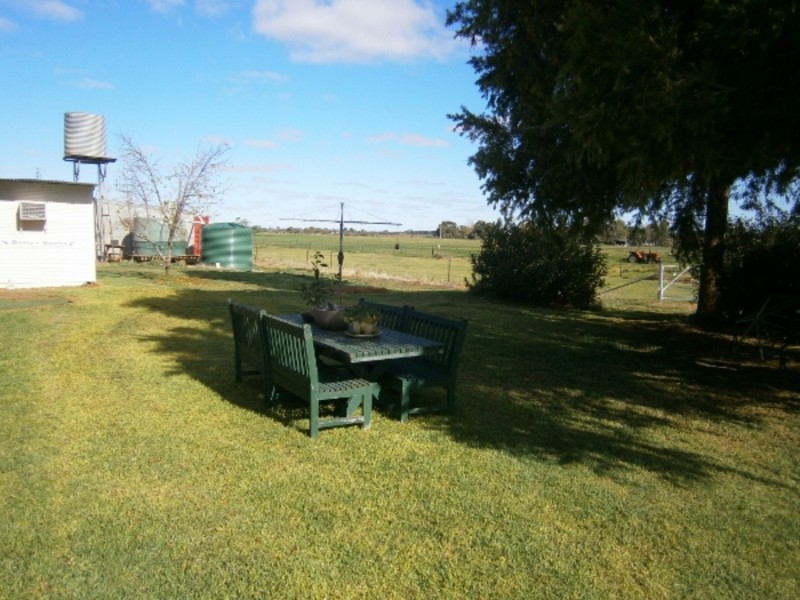 82 Hobson Road, Vinifera VIC 3591