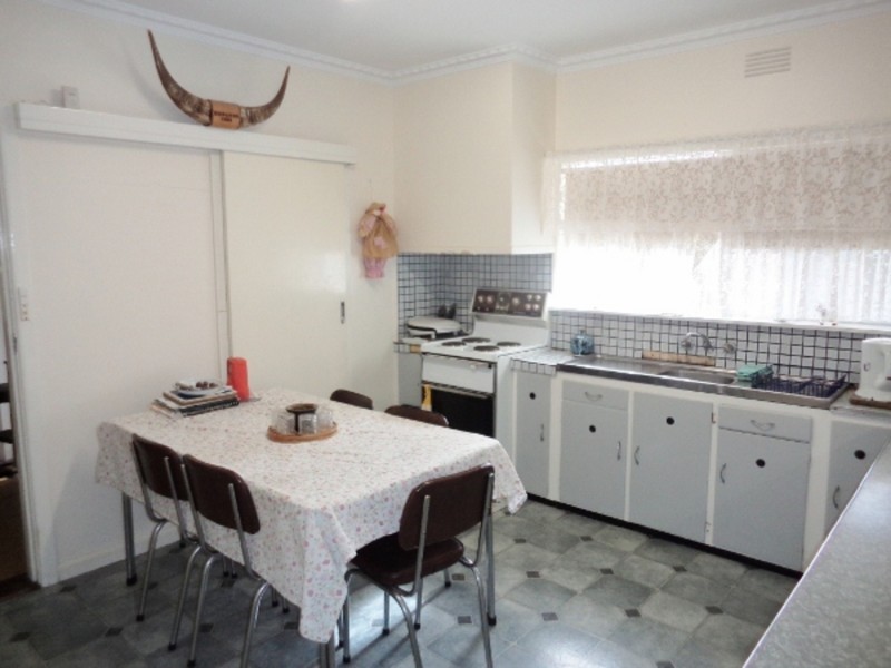 42 Murlong Street, Swan Hill VIC 3585