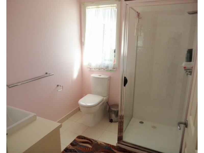 11 Boobialla Drive, Swan Hill VIC 3585