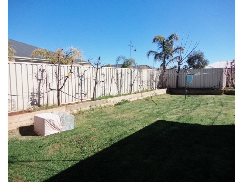 11 Boobialla Drive, Swan Hill VIC 3585