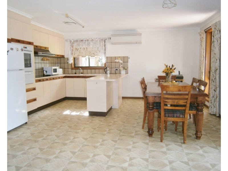 30 Wilkins Grove, Swan Hill VIC 3585