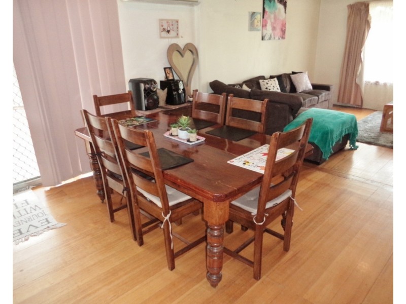 27 Bruton Grove, Swan Hill VIC 3585