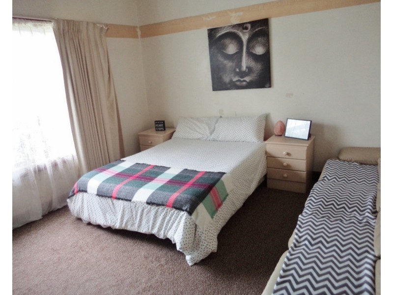 27 Bruton Grove, Swan Hill VIC 3585