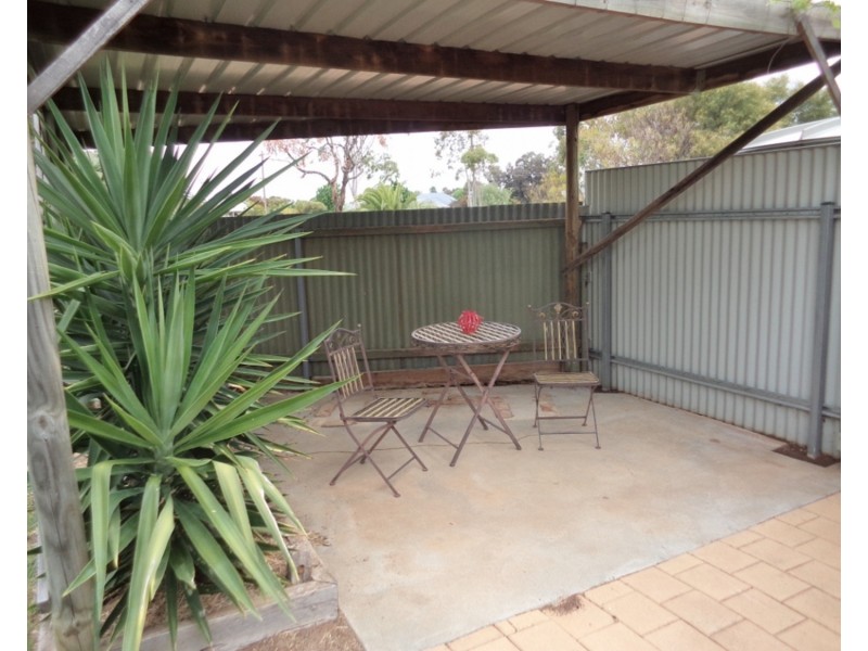27 Bruton Grove, Swan Hill VIC 3585