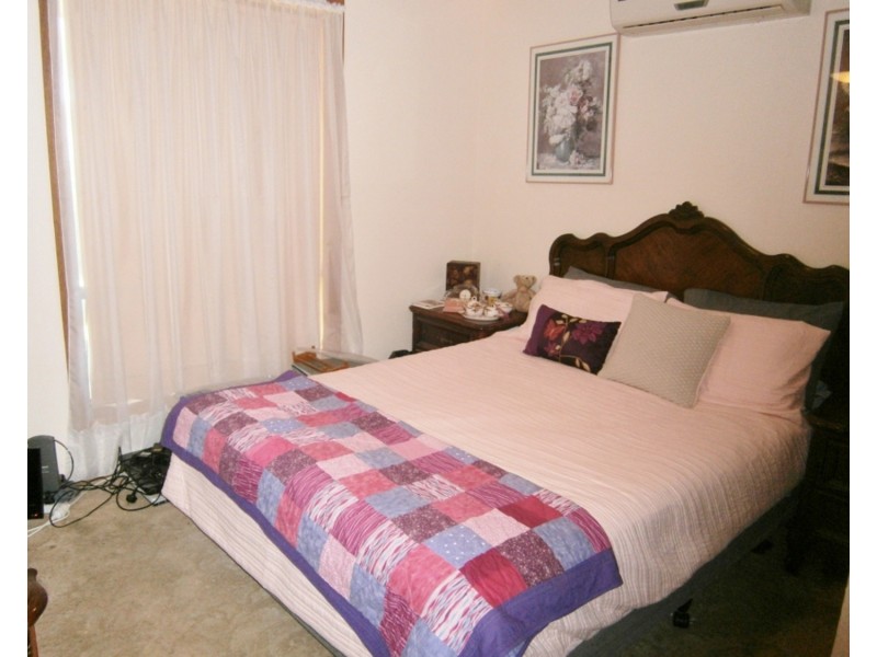 10 Jacaranda Crescent, Lake Boga VIC 3584