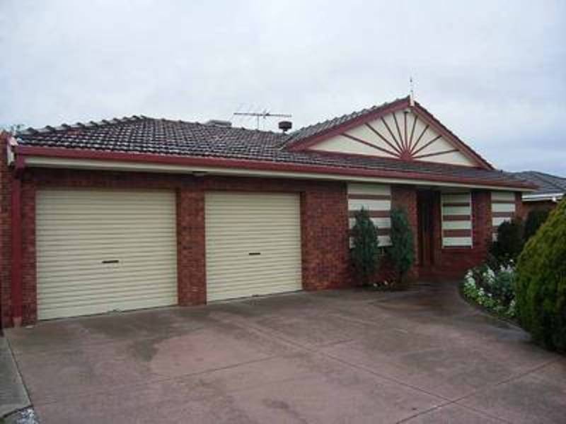 12 Parmelia Drive, Taylors Lakes VIC 3038