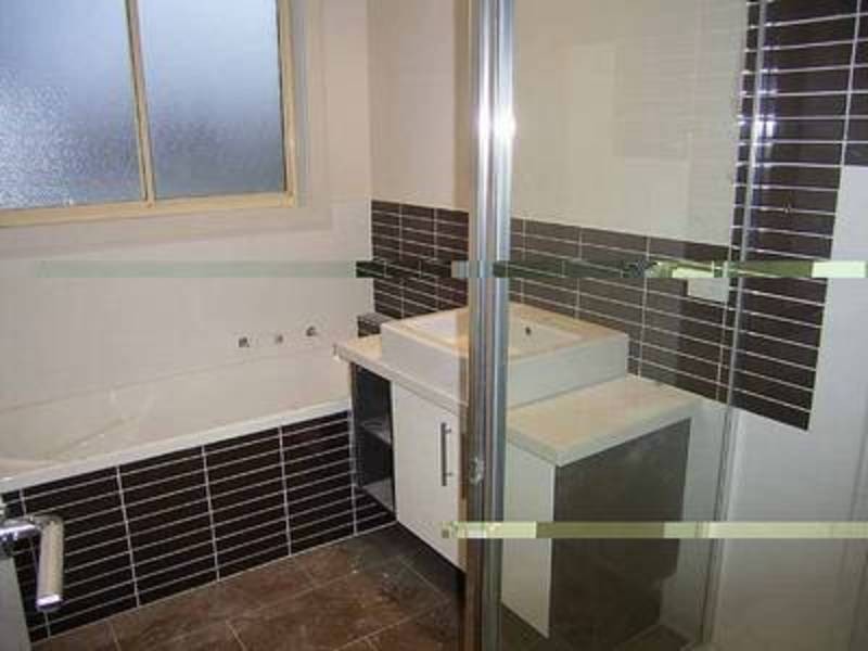 1/20 Westminster Avenue, Hillside VIC 3037