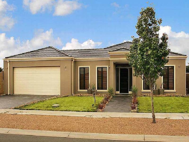 18 Hawthorn Grove, Taylors Hill VIC 3037