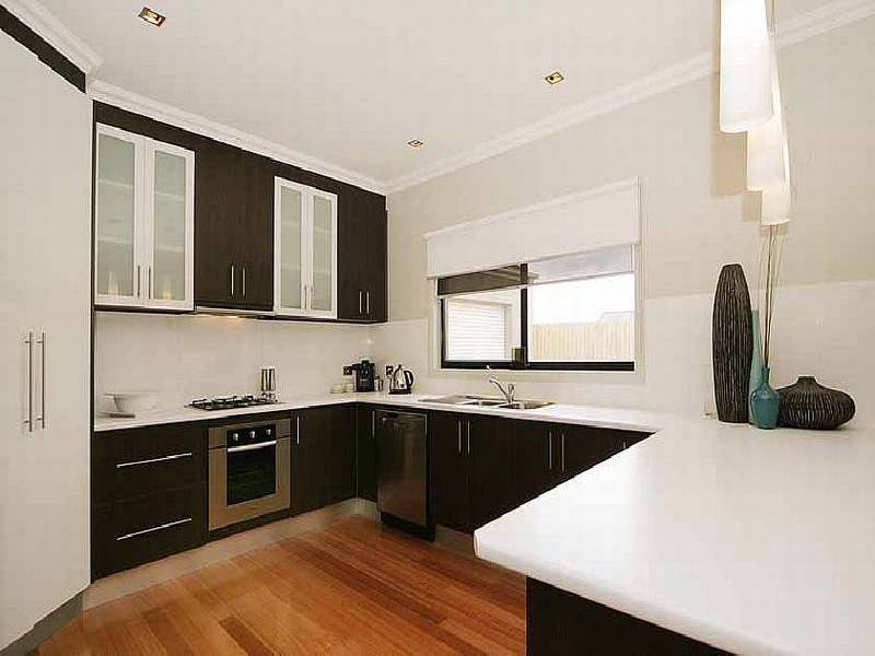 18 Hawthorn Grove, Taylors Hill VIC 3037