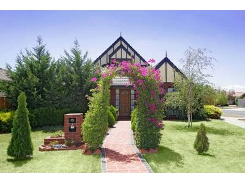 2 Hepburn Place, Sydenham VIC 3037