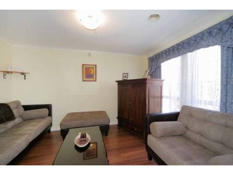 2 Hepburn Place, Sydenham VIC 3037