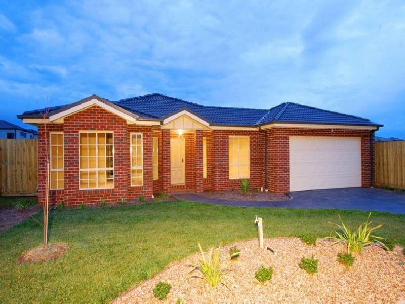 8 Byron  Place, Taylors Hill VIC 3037
