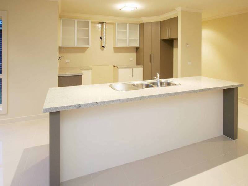 8 Byron  Place, Taylors Hill VIC 3037