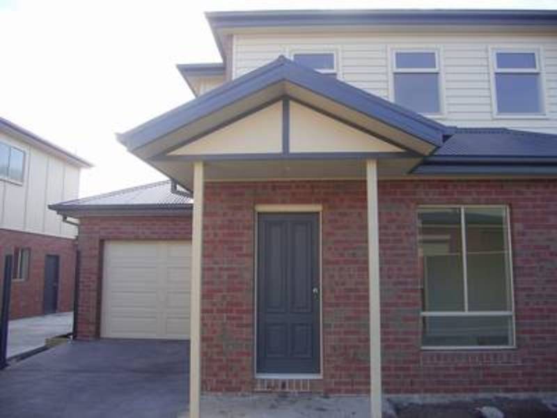 2/12 Buckingham Street, Sydenham VIC 3037
