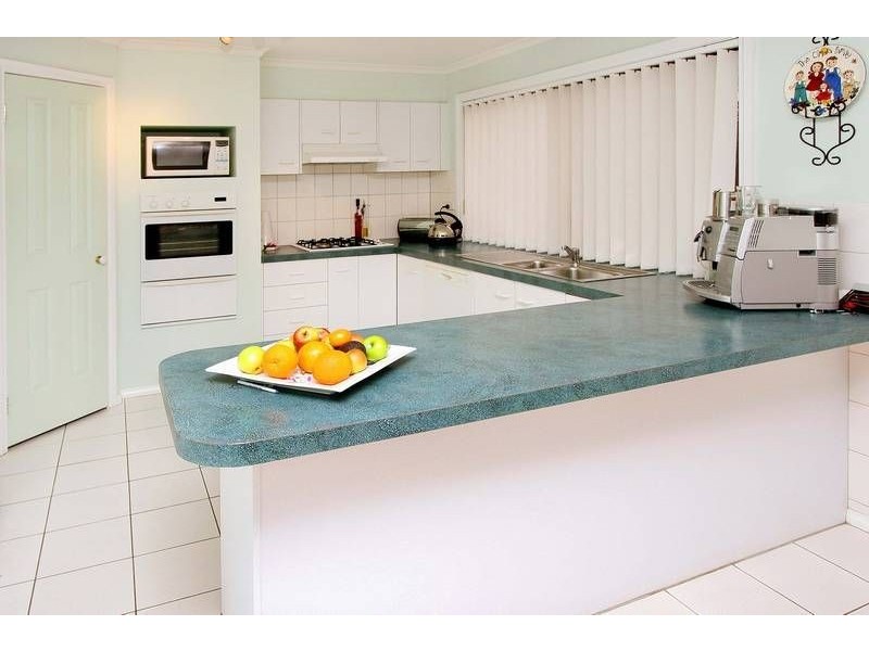 4 Hawkesbury Avenue, Hillside VIC 3037