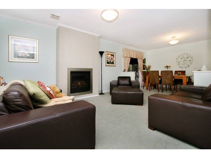 4 Hawkesbury Avenue, Hillside VIC 3037