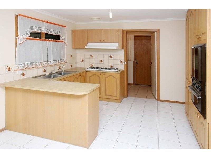 3 Lionheart Avenue, Taylors Lakes VIC 3038