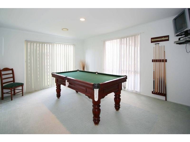 12 Queens Parade, Hillside VIC 3037