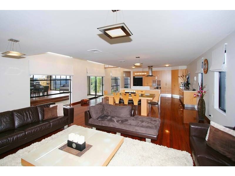 8 Stillia Court, Hillside VIC 3037