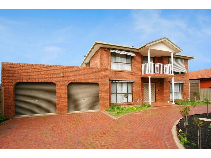 15 Rutherglen Way, Taylors Lakes VIC 3038
