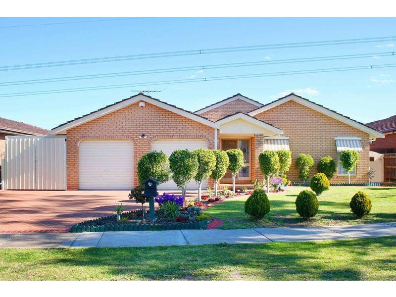 3 Burrowye Crescent, Taylors Lakes VIC 3038