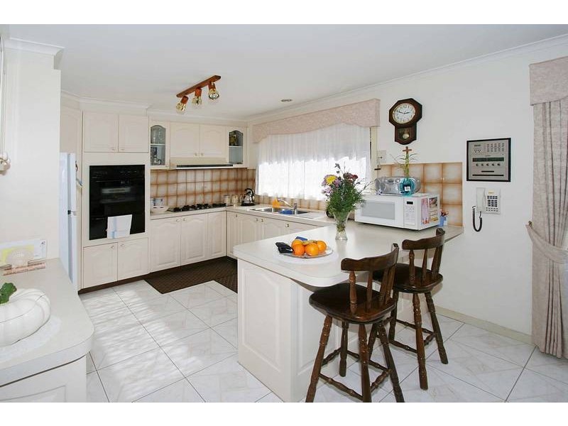 3 Burrowye Crescent, Taylors Lakes VIC 3038